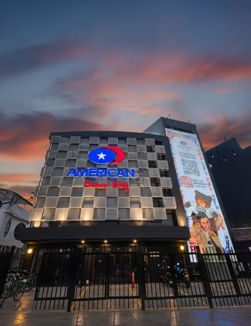 Sede Titan Plaza American School Way